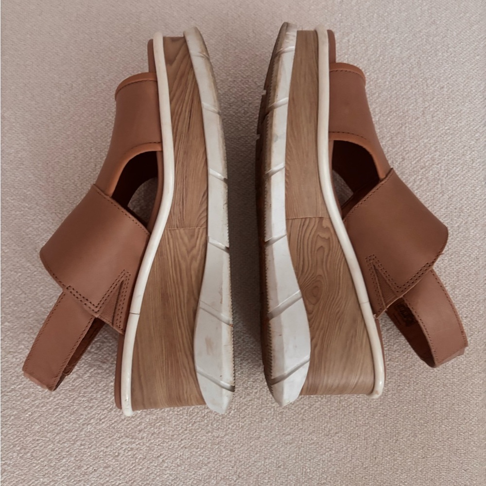 Sorel Tan Slingback Platform Sandals - Picture 2 of 3
